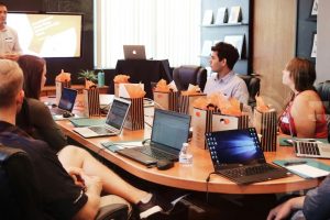 Consejos para organizar reuniones con socios de otros países